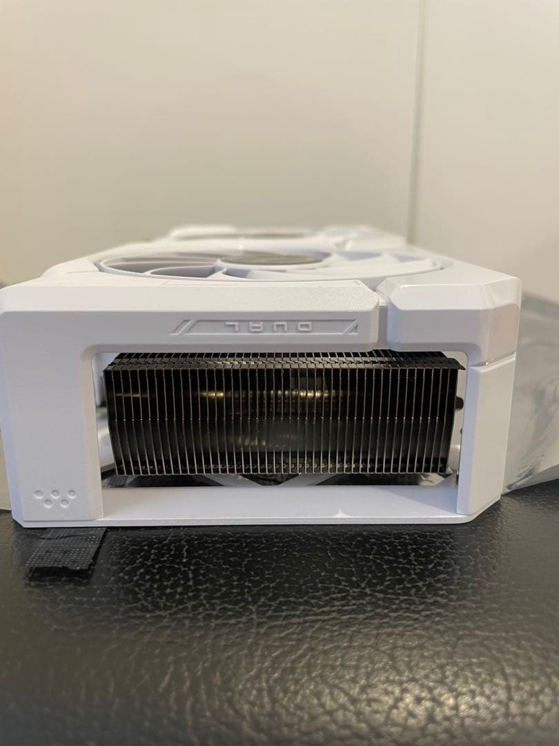 グラフィックボード・グラボ・ビデオカード ASUS DUAL-RTX4060TI-O8G-EVO-WHITE