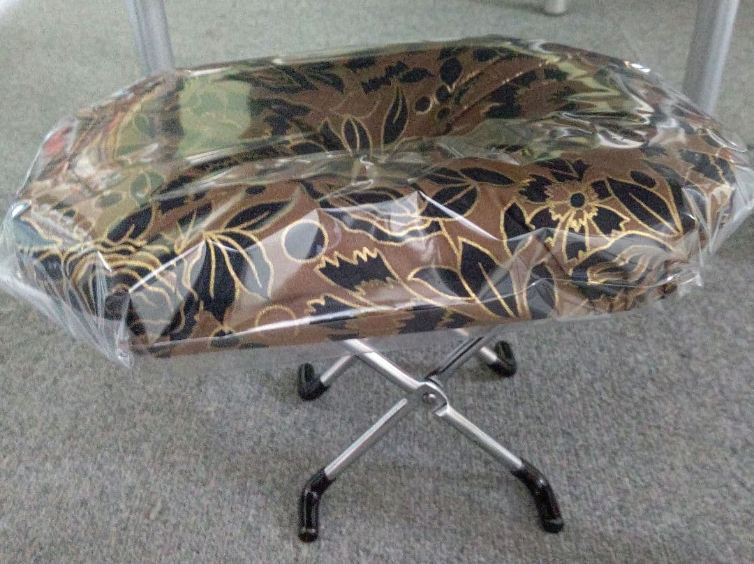 お客です！住友産業のらくらく正座椅子E-9-3お二つ(*^^*)