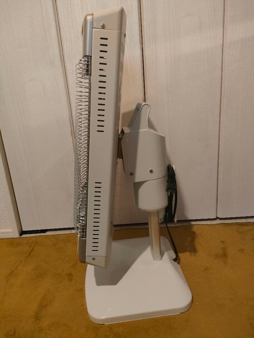 コロナ遠赤外線電気ストーブAH-1221R