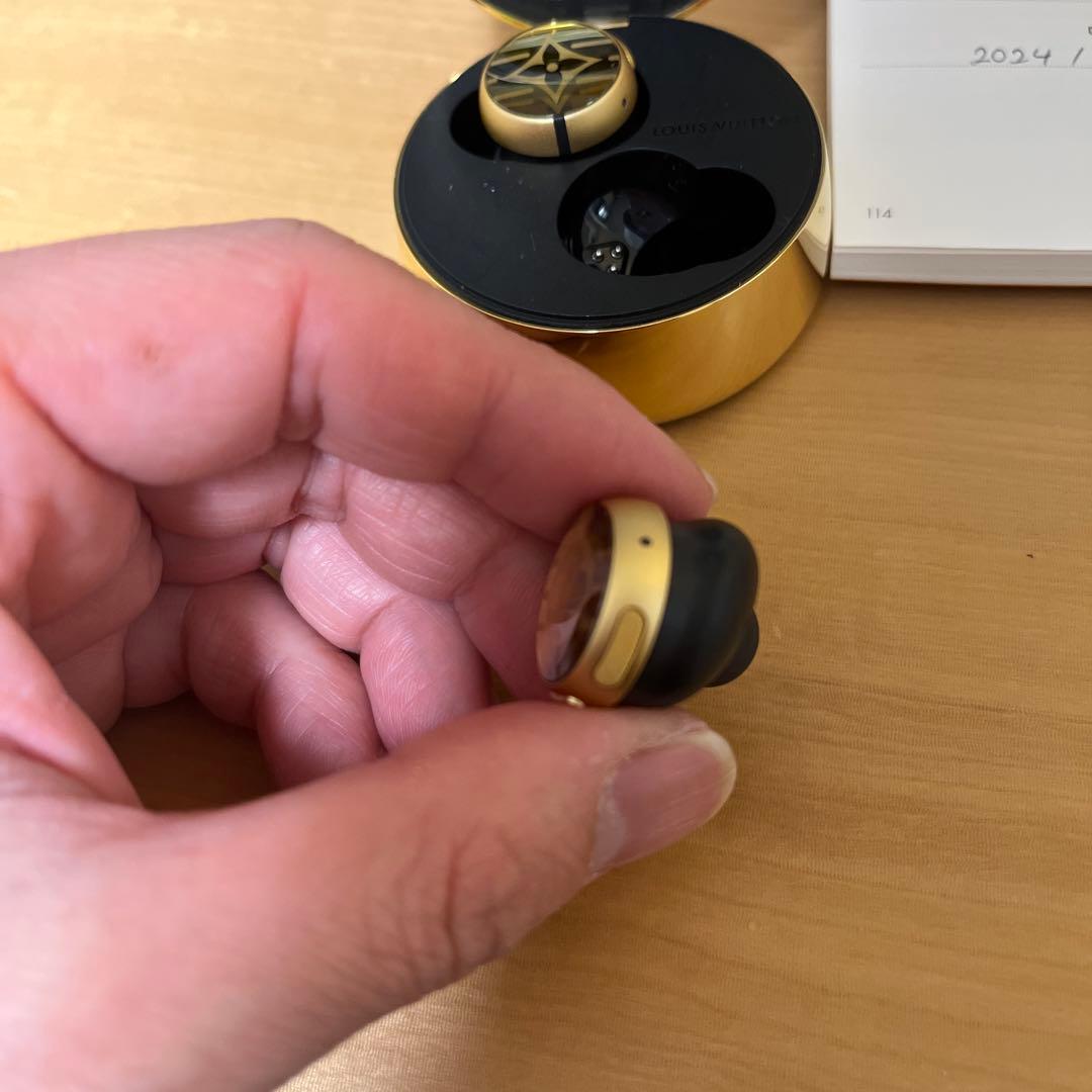 ルイ・ヴィトン ホライゾン ライト・アップ イヤホン ゴールド