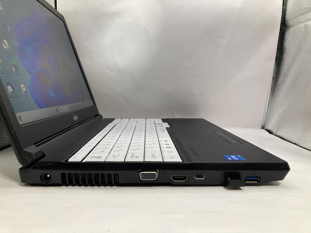 富士通A5511 第11世代i5 16GB 新品SSD512GB Office