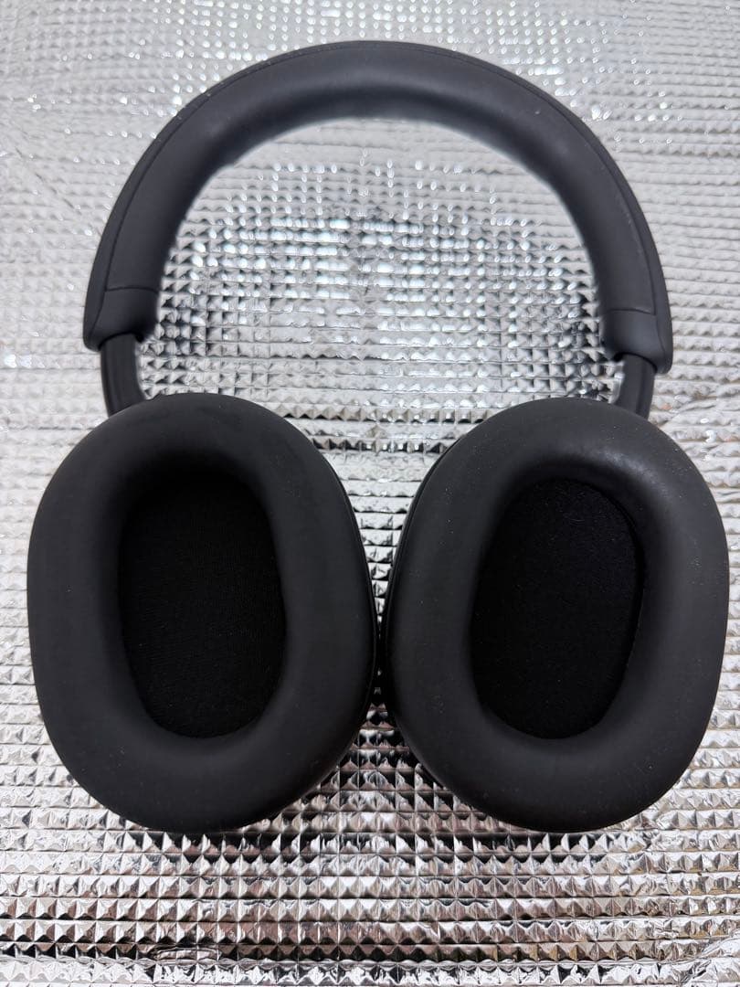 ブラック ワイヤレスヘッドホン 収納ケース付き