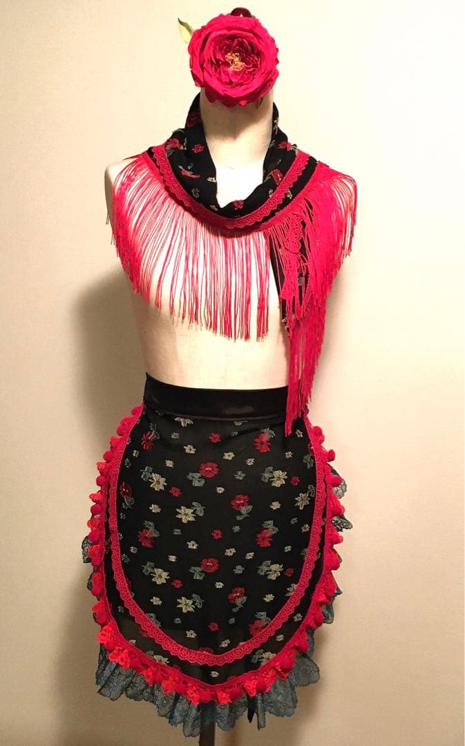 フラメンコ 衣装 エプロン ショートシージョ 赤×黒小花柄