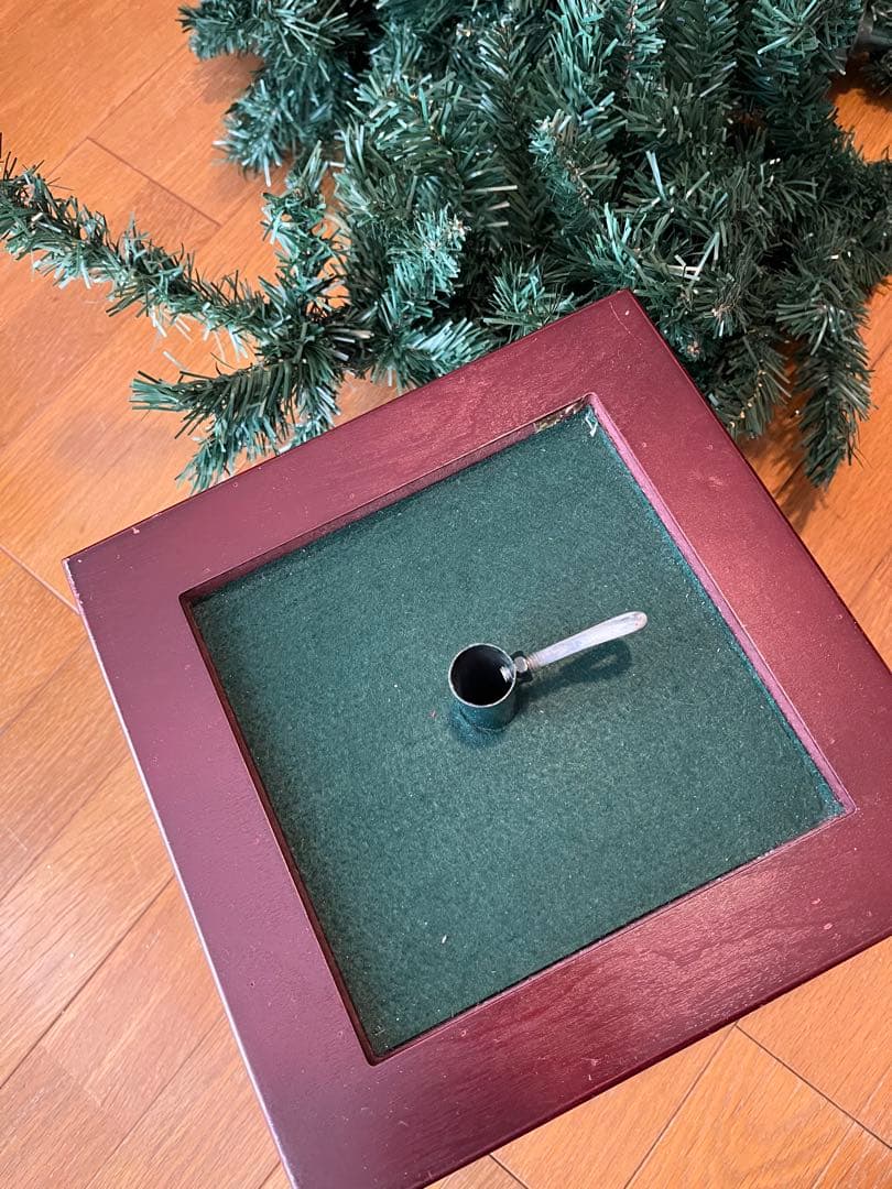 【いーゆーページ】ツリー180センチ　土台木製ポット　LEDライト付き