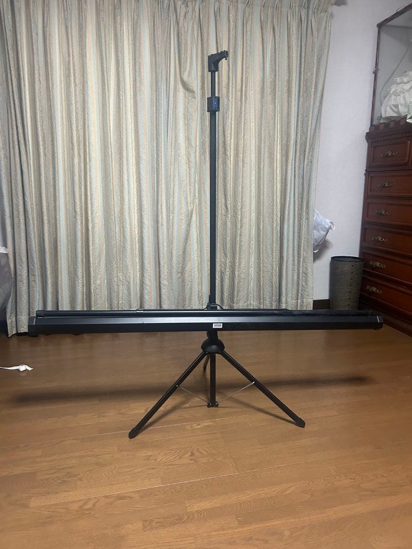 三脚式プロジェクタースクリーン