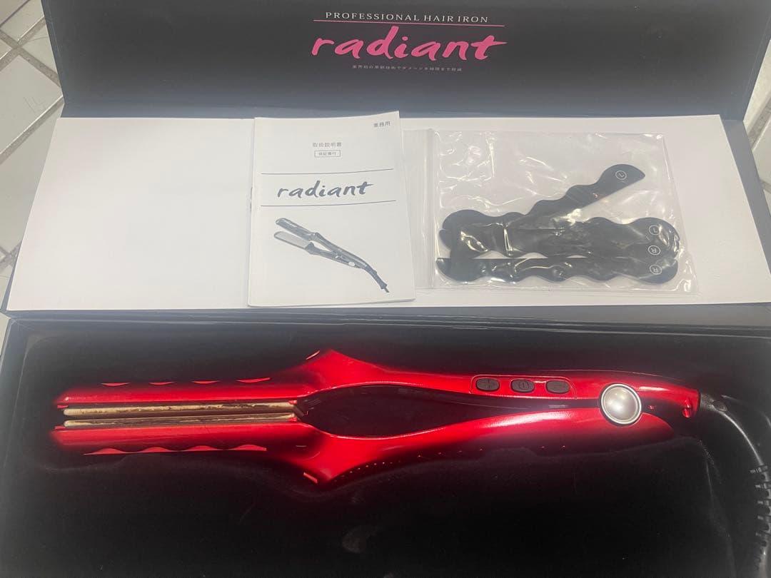 RADIANT ヘアアイロン レッド