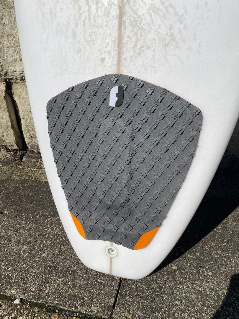 エッセンスショートボード 【初心者】　6‘2格安フィン付き