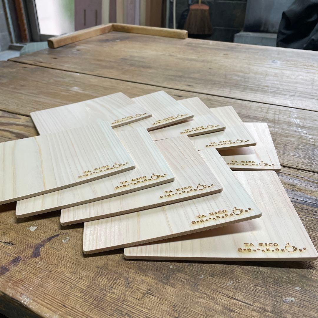 ノエルページ　パン木皿　吉野産檜　約15×18センチ　10枚