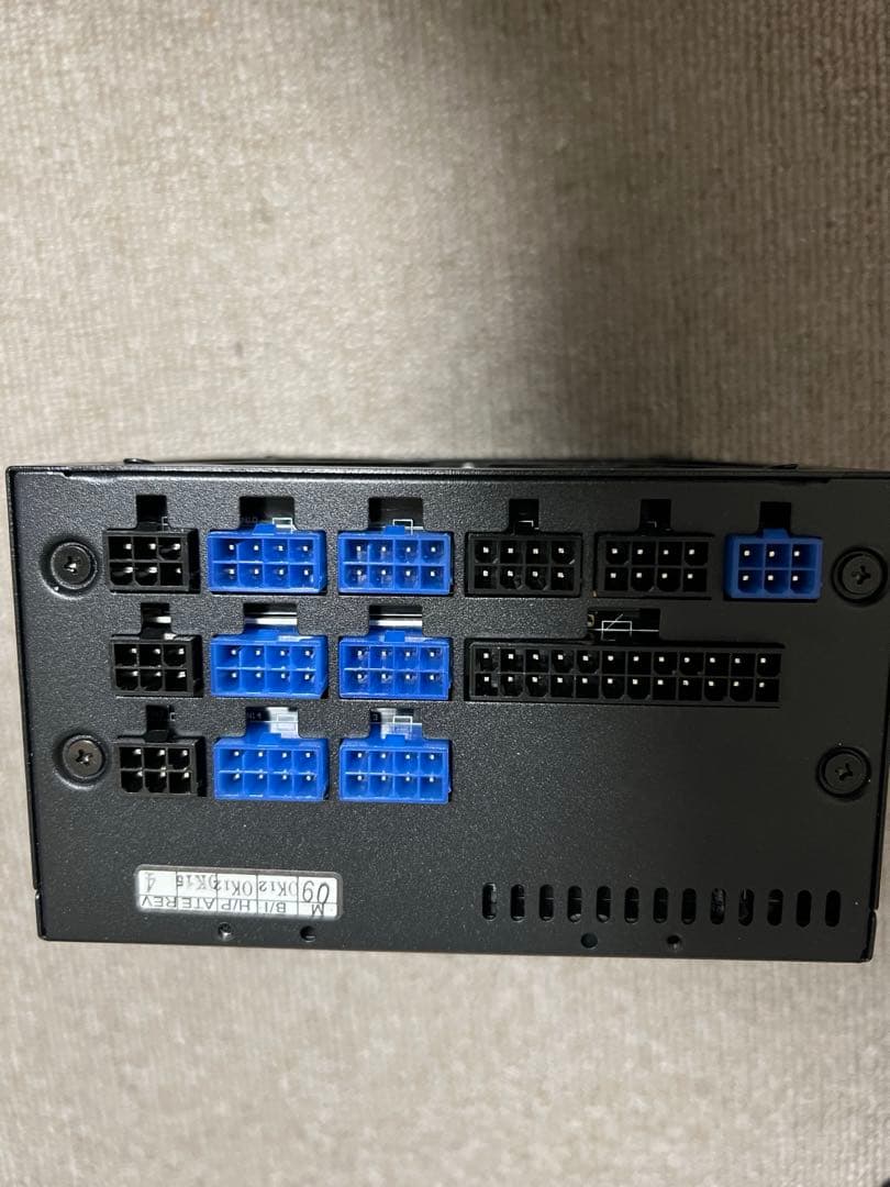 玄人志向 KRPW-GR1000W/90+ 1000W電源ユニット