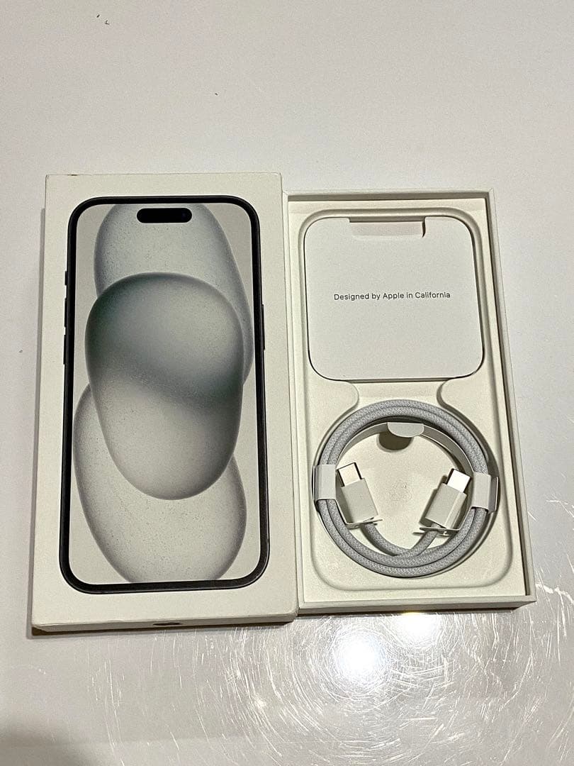F*a様 iPhone 15 ブラック 128GB 新品未使用 保証あり！