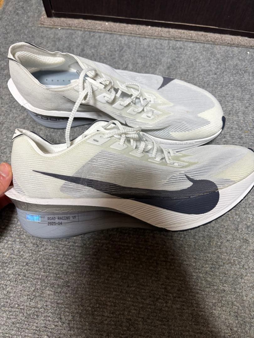 NIKE ZOOMX VAPORFLY NEXT％4 ヴェイパーフライ4