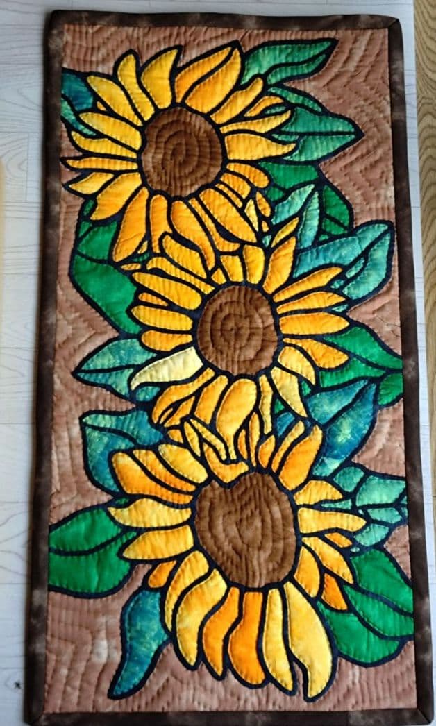 ひまわりのタペストリー・テーブルランナー