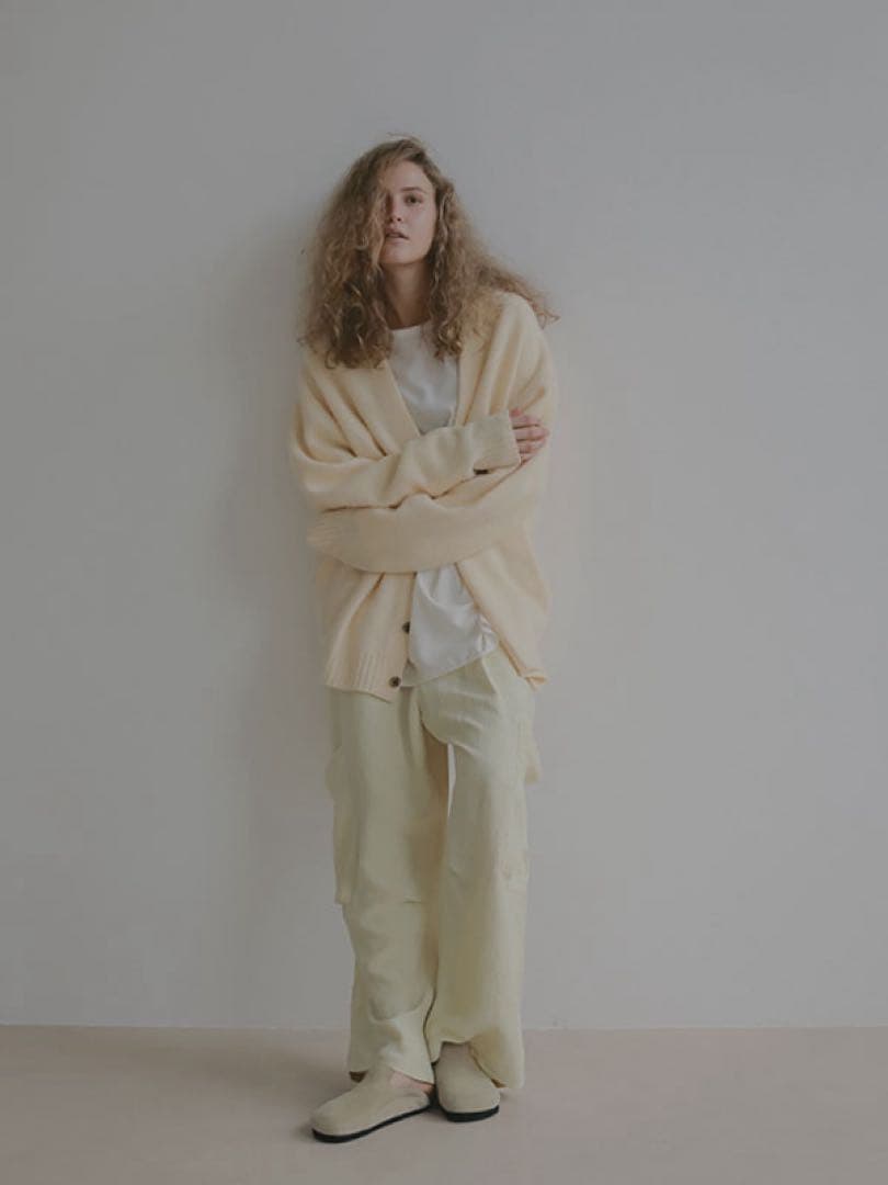 ETRE tokyo ミドルゲージVネックニットカーディガン