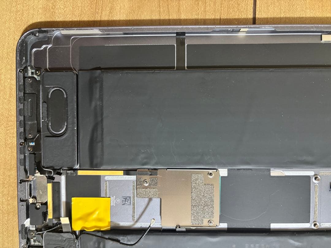 iPad Pro 第２世代　11インチ　部品取り