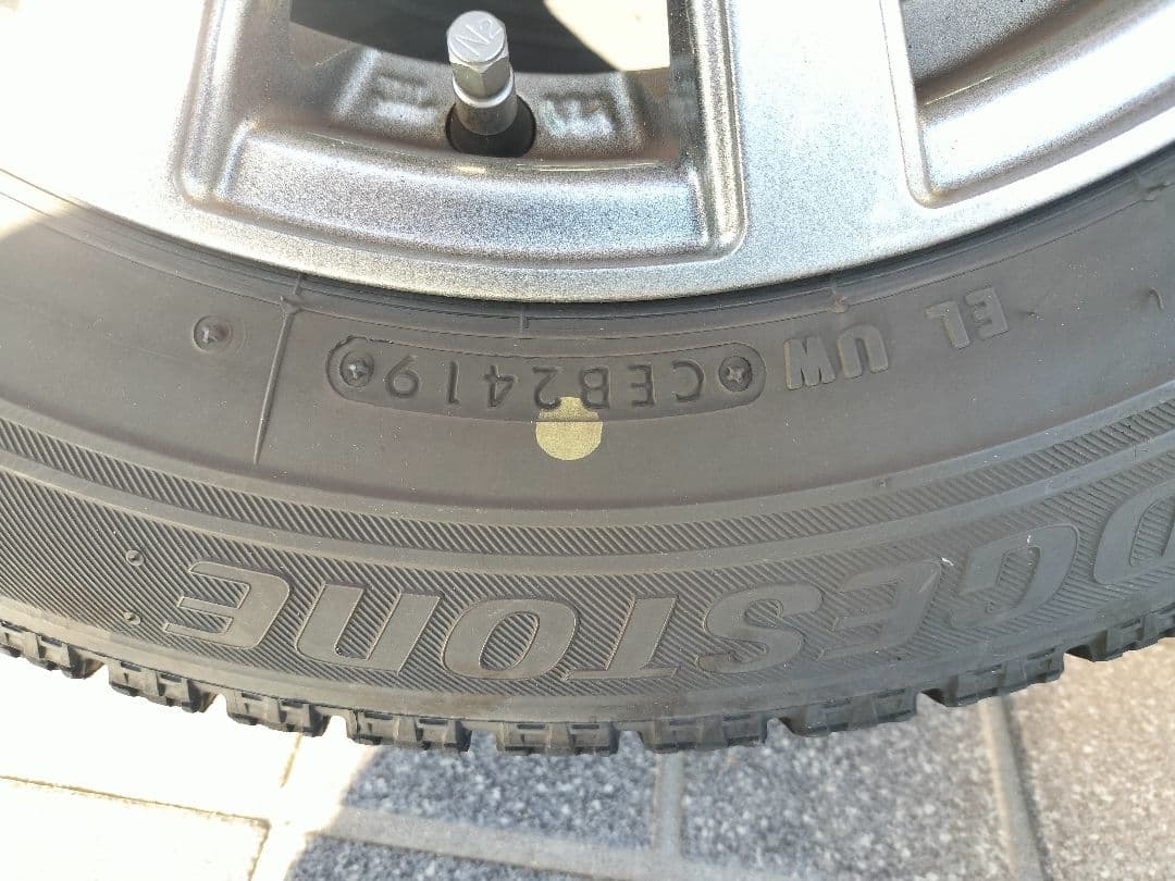 送料無料 美品【14インチ4本】【バリ溝】【165/70R14】ブリザックVRX