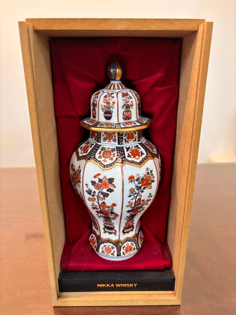 【開封済み】ニッカウヰスキースペシャルエイジ 古伊万里文様 花籠ボトル/有田焼き