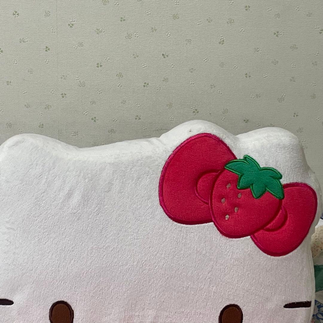 ハローキティ　苺キティ　座椅子