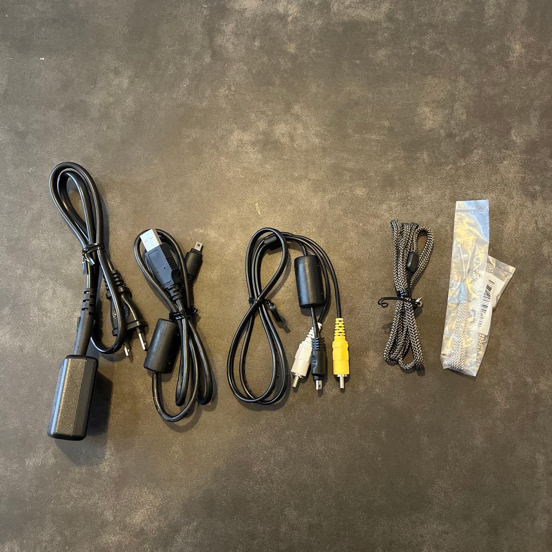 極美品 CASIO EXILIM EX-ZS10 シルバー カシオ 動作確認済み