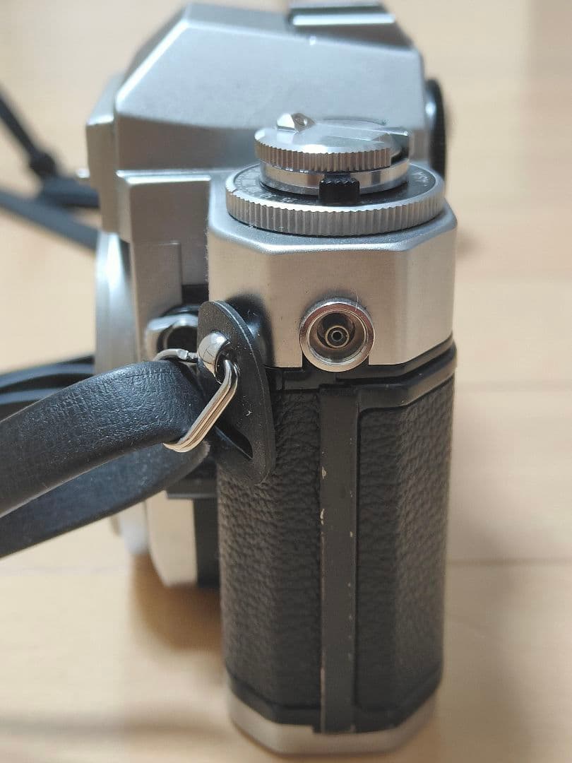 Nikomat EL フィルム一眼レフカメラ、 レンズ、ストロボ　3点セット