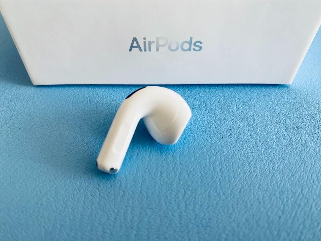 AirPods 第4世代 R片耳 右耳のみ イヤホン A3055 MOPS