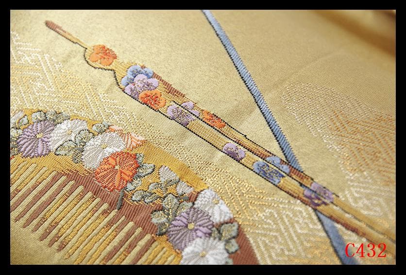 C432厳選西陣　金泥箔　本金箔　名品シリーズ櫛と笄　太鼓柄高級正絹美術袋帯