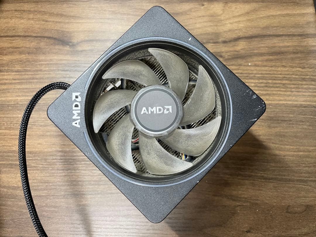 AMD Ryzen 7 3700X CPU + クーラー