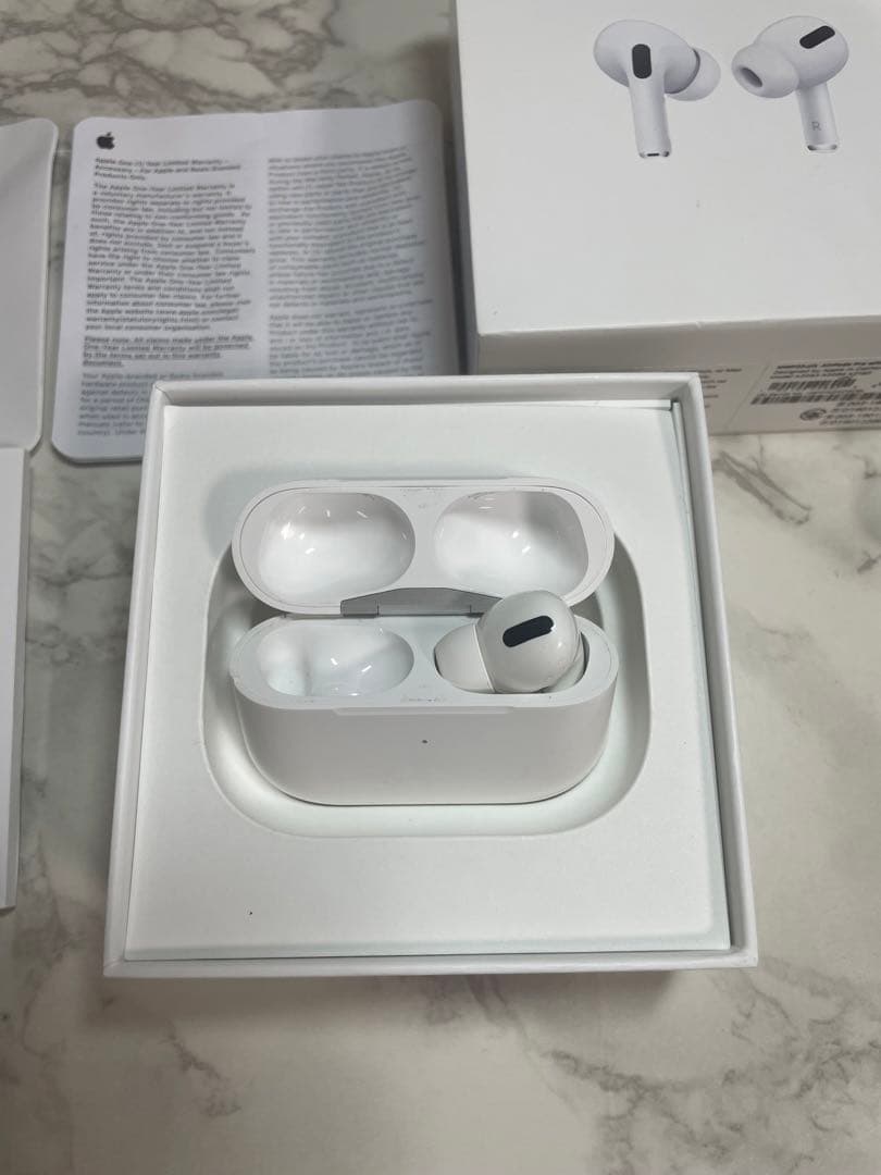 ヘッドホン Apple AirPods pro