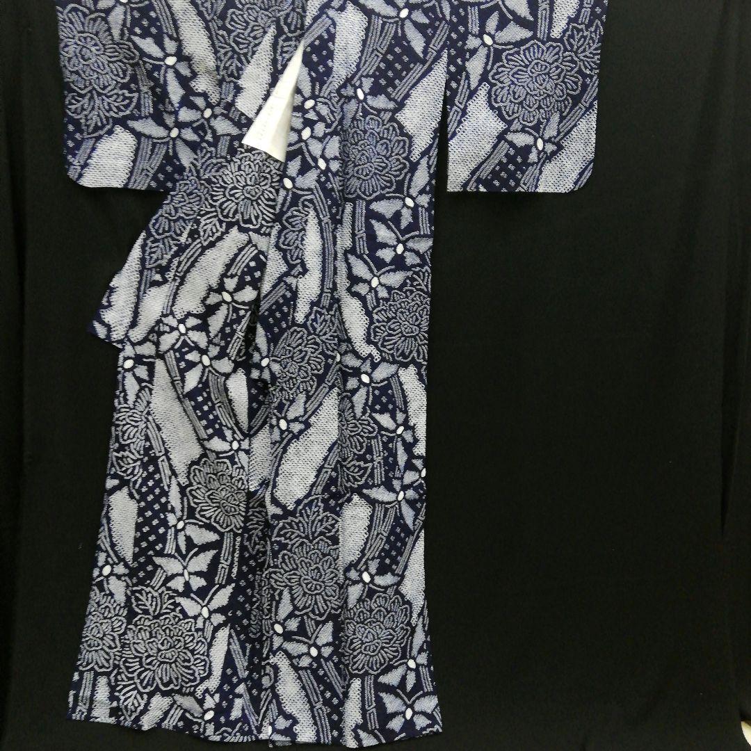 有松鳴海絞り浴衣　(牡丹に蝶紋様　未使用　藍色　細身)
