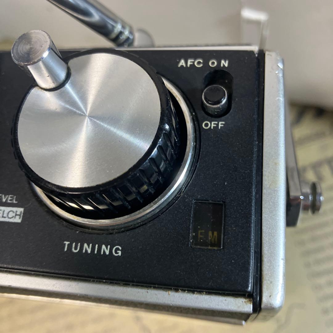 専用品トップのチューニングスケール部のクラックが残念。ソニーTFM-8484