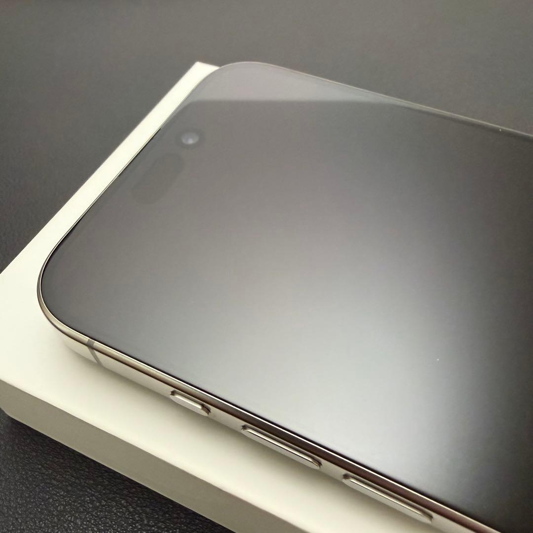 iPhone 15 Pro ナチュラルチタニウム 256 GB SIMフリー