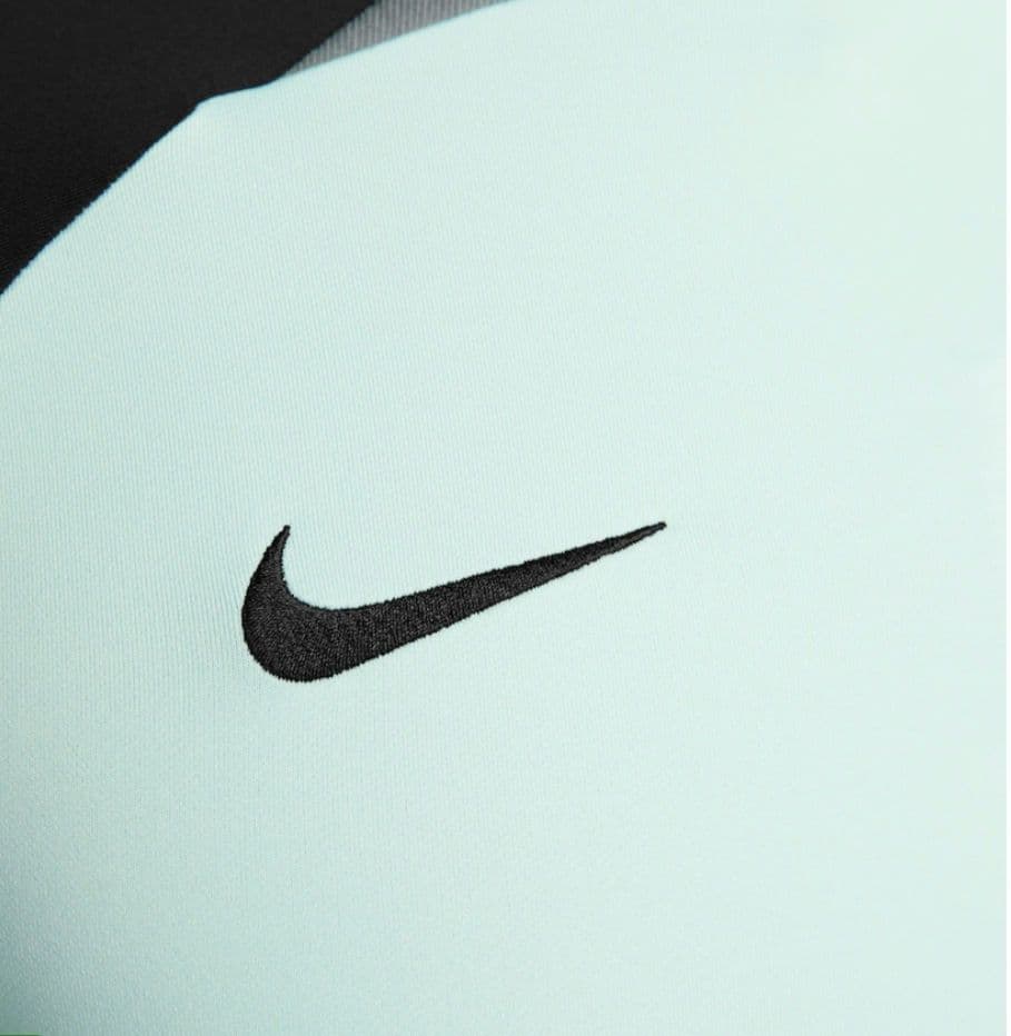 チェルシー　トレーニング　　選手仕様　ヴェイパーニット　練習着