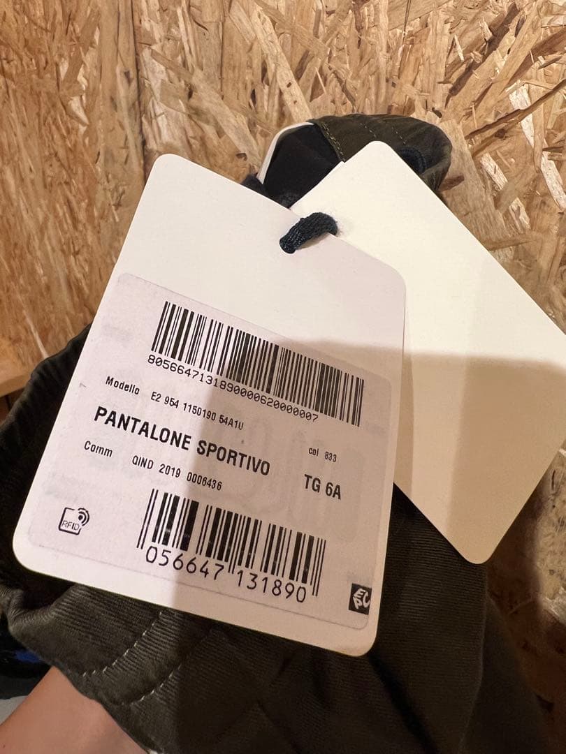 〈新品タグ付き〉モンクレール カーゴパンツ 6歳用サイズ カーキ