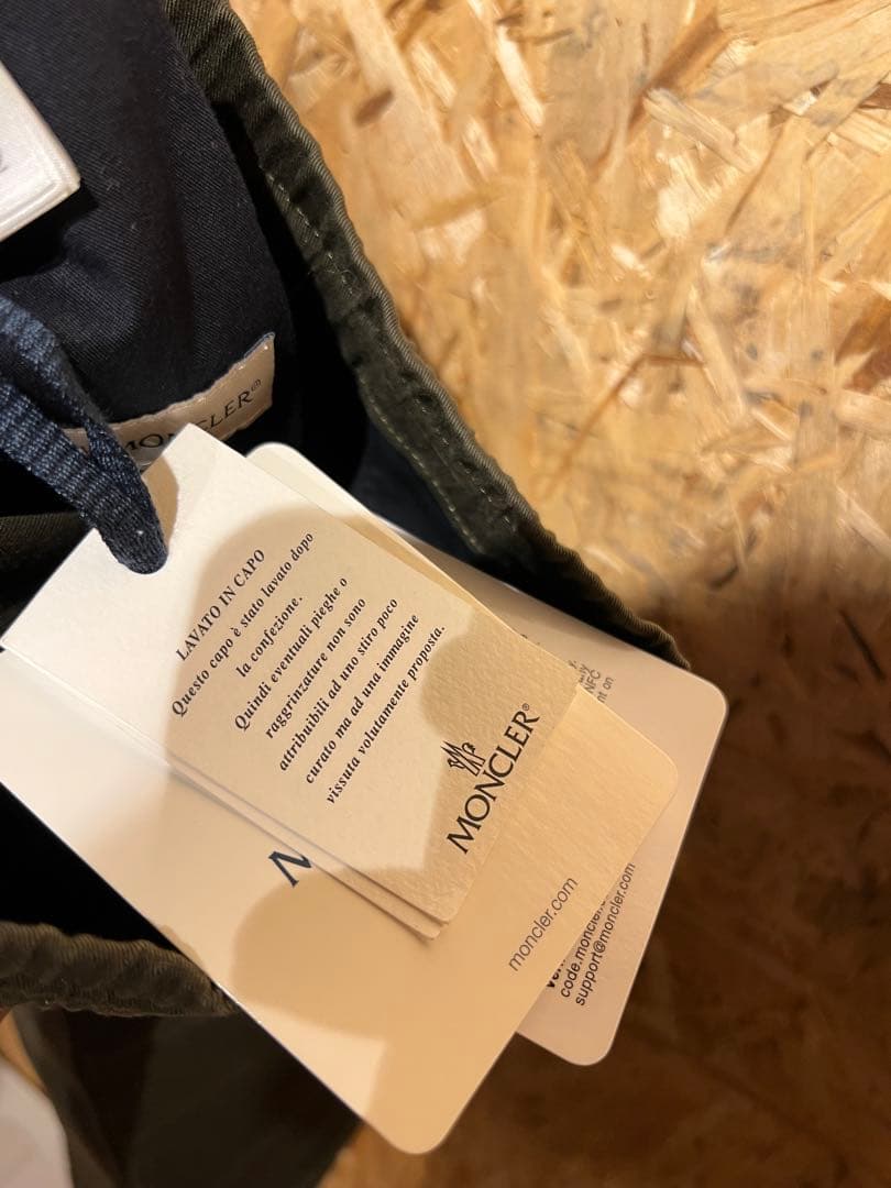 〈新品タグ付き〉モンクレール カーゴパンツ 6歳用サイズ カーキ