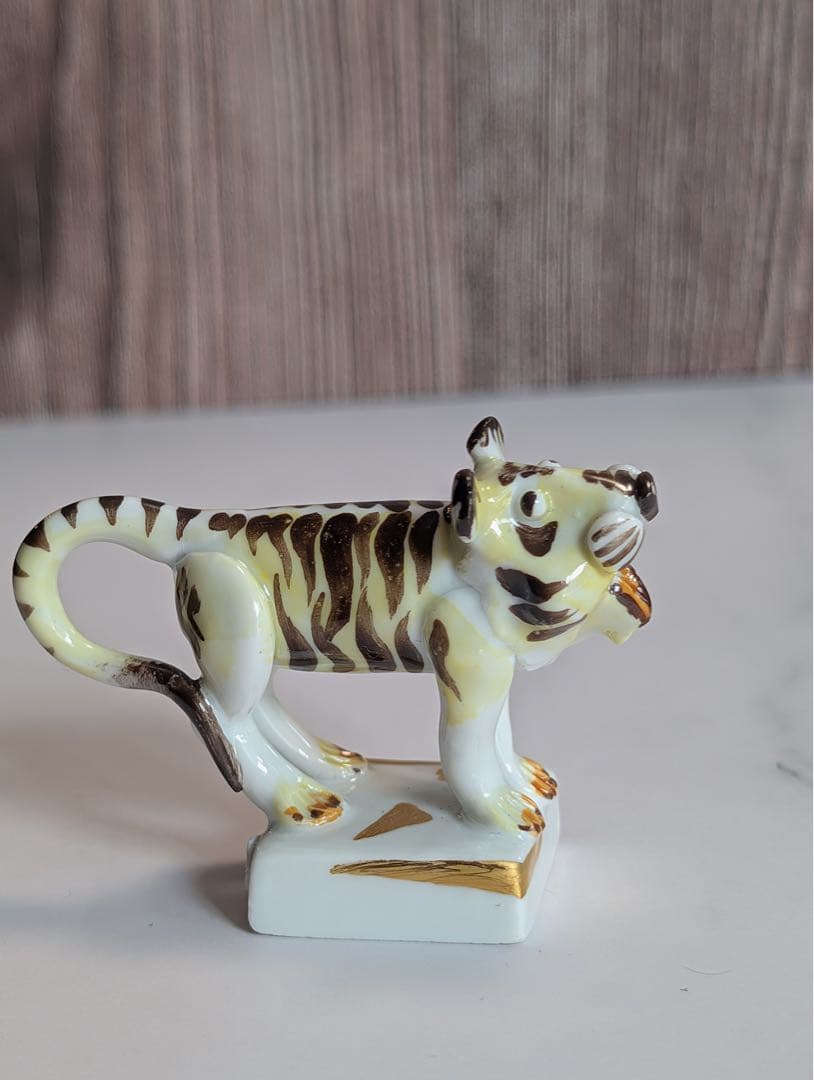 【Meissen マイセン】干支シリーズ　手びねり　フィギュリン　寅　トラ　置物