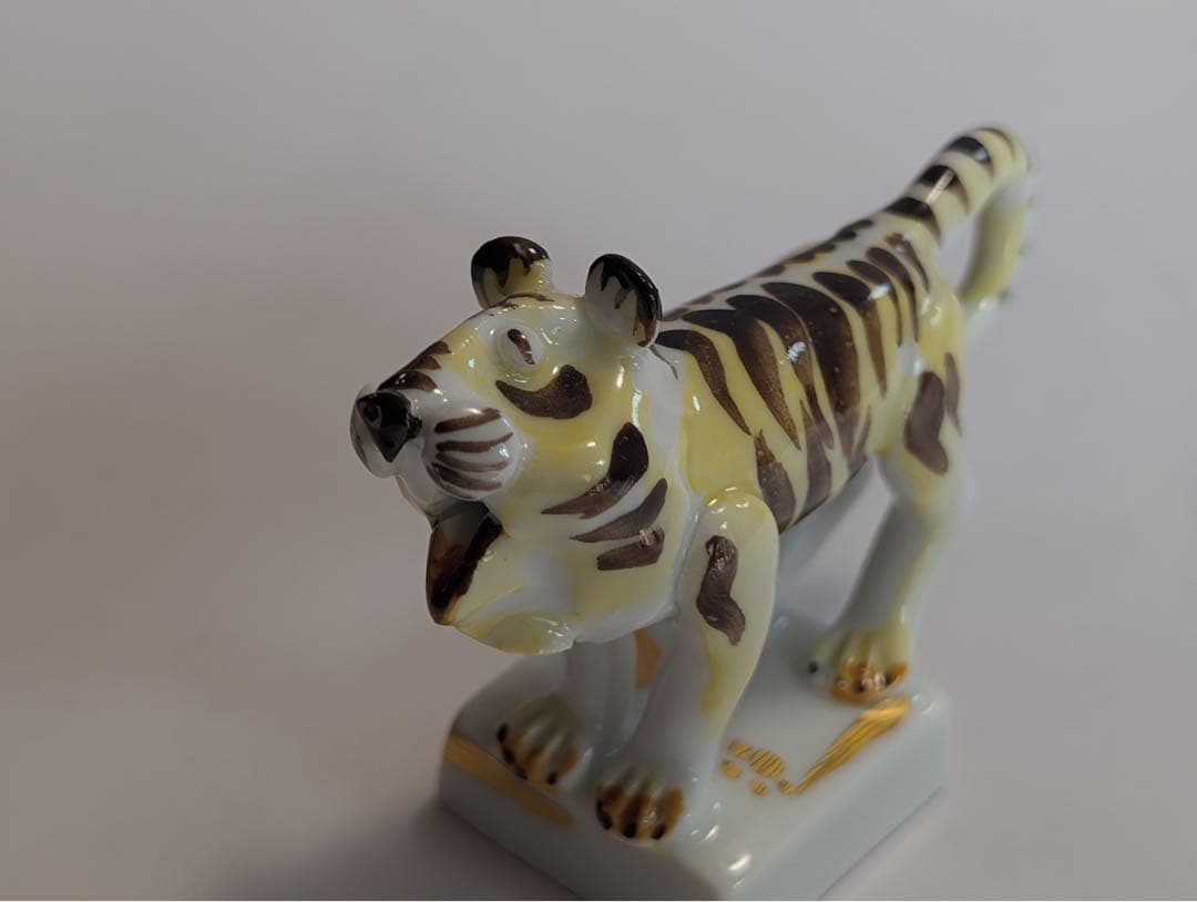 【Meissen マイセン】干支シリーズ　手びねり　フィギュリン　寅　トラ　置物