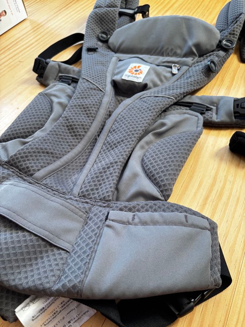 OMNI Breeze グラファイトグレー　エルゴベビー　抱っこ紐