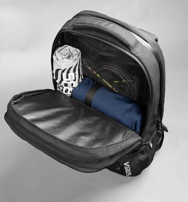 週末値下げvirusジムバッグ golds　gym