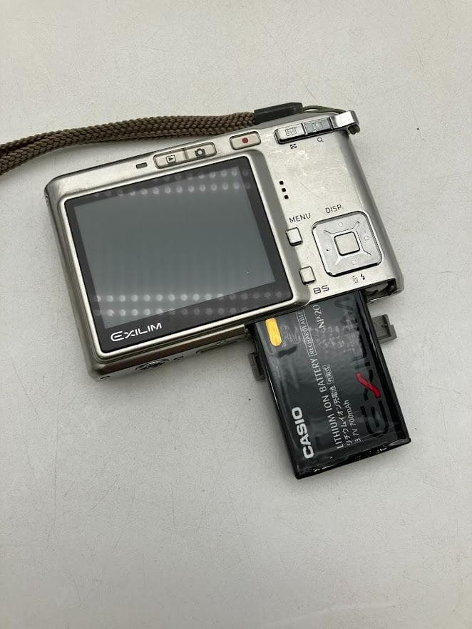 CASIO EXILIM デジタルカメラ EX-S600 本体と充電器