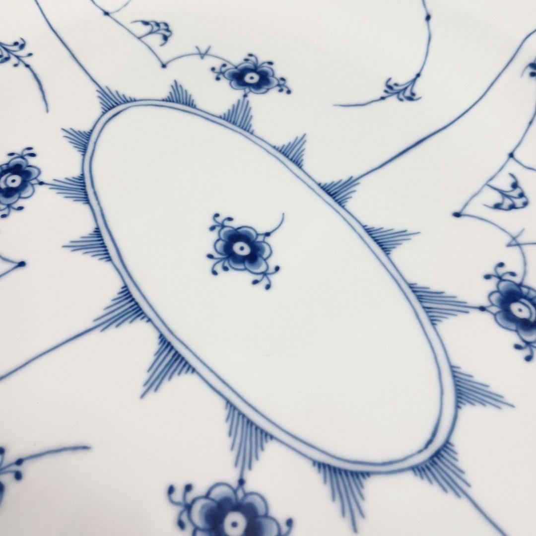 Y3332-12 ロイヤルコペンハーゲン ブルーフルーテッド オーバルディッシュ