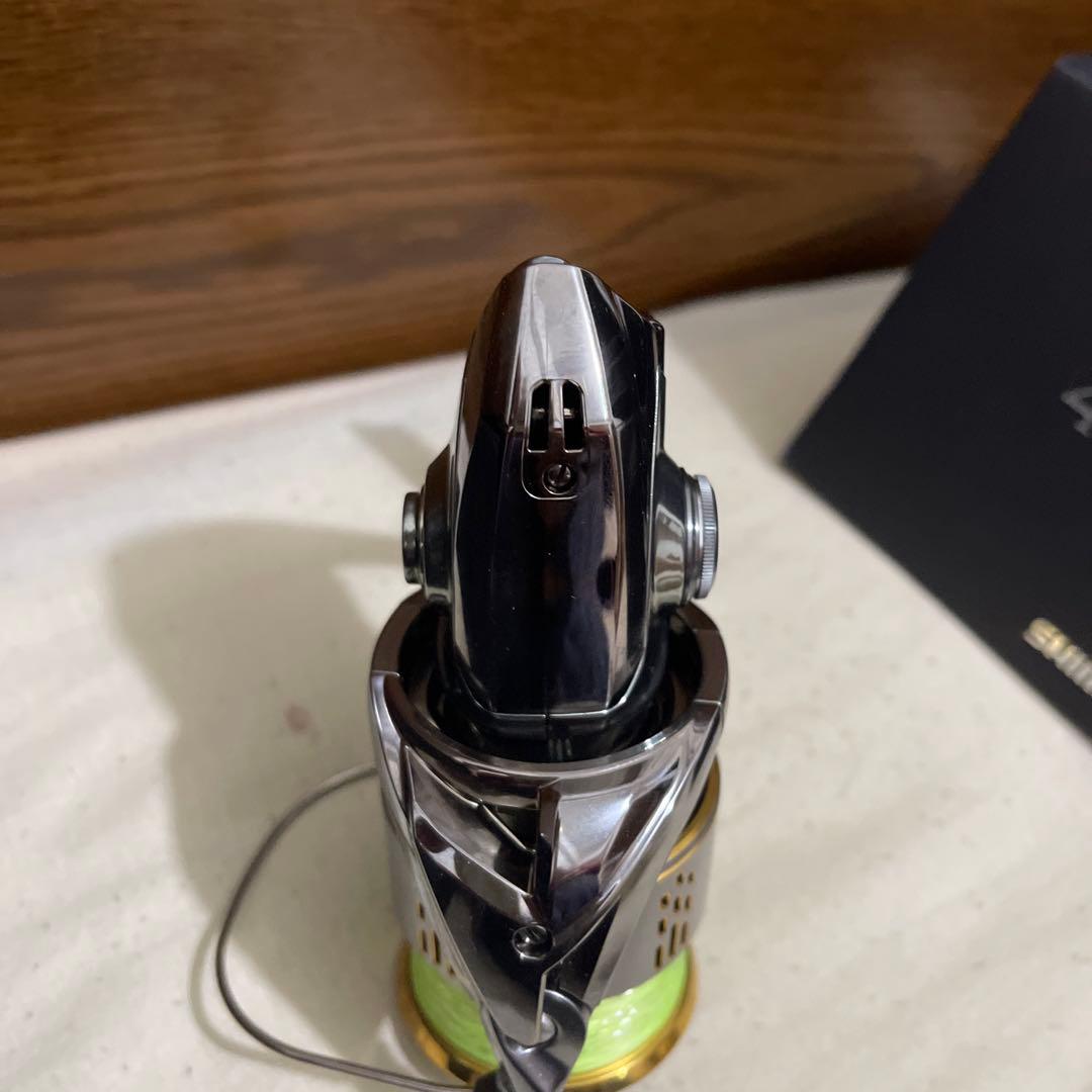 18 STELLA 4000MHG スピニングリール　新品未使用品