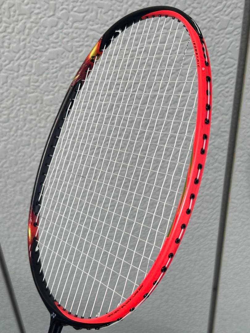 アストロクス77バドミントンラケットASTROX 77 4U5