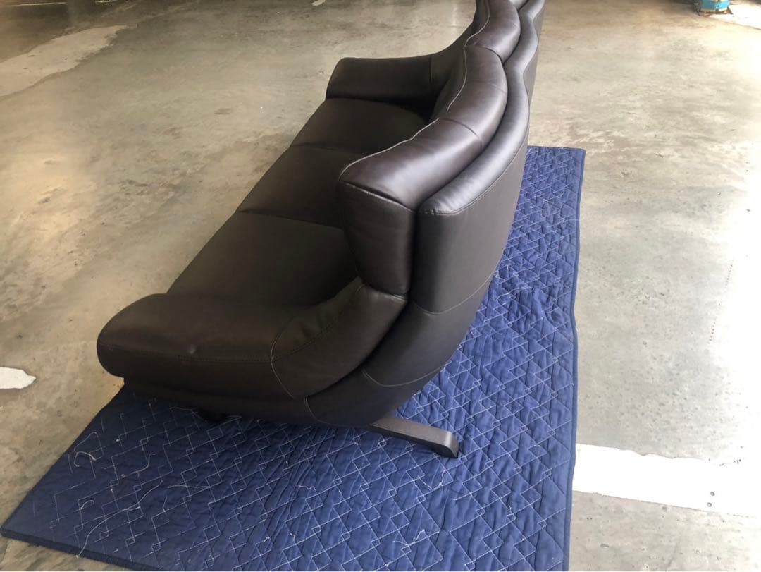 在庫処分‼️大幅値引き✨カリモク家具ZU46038989 3人掛ソファ本革オーダー