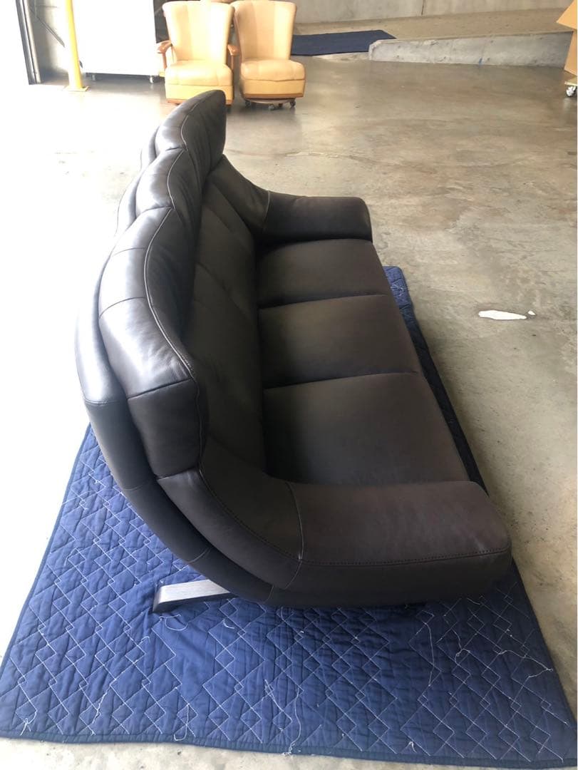 在庫処分‼️大幅値引き✨カリモク家具ZU46038989 3人掛ソファ本革オーダー