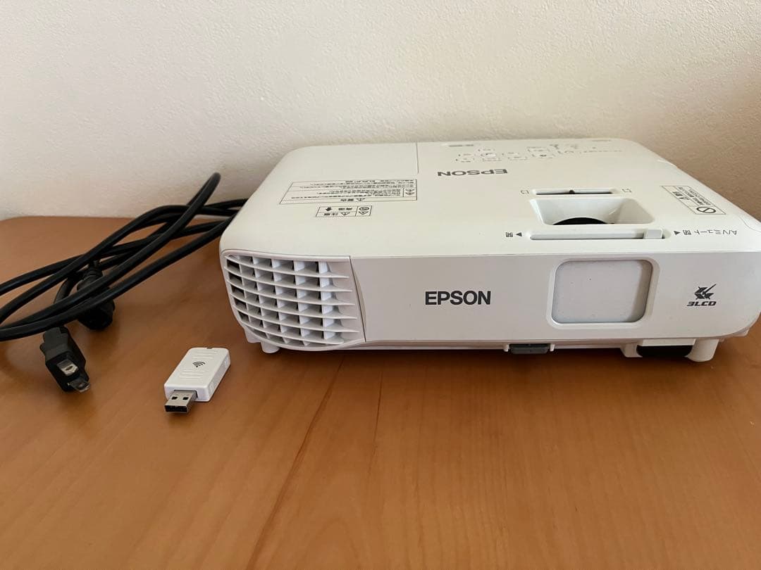EPSON EB-S05 プロジェクター本体