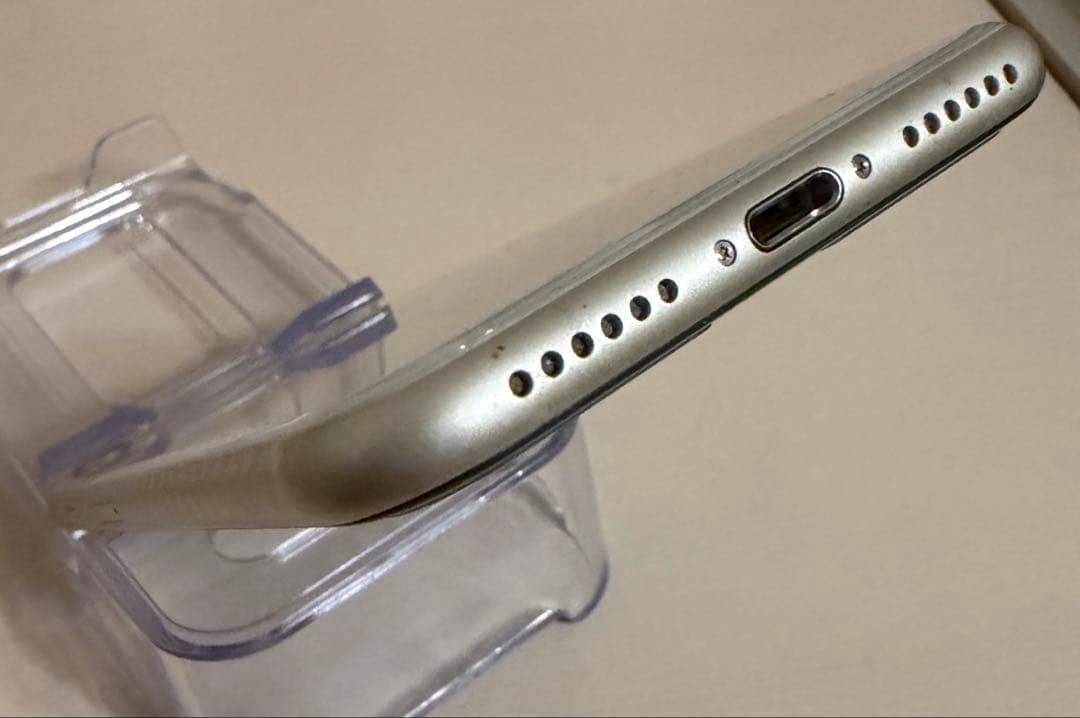 【超美品】iPhone SE3 第3世代 SIMフリー 128GB スターライト