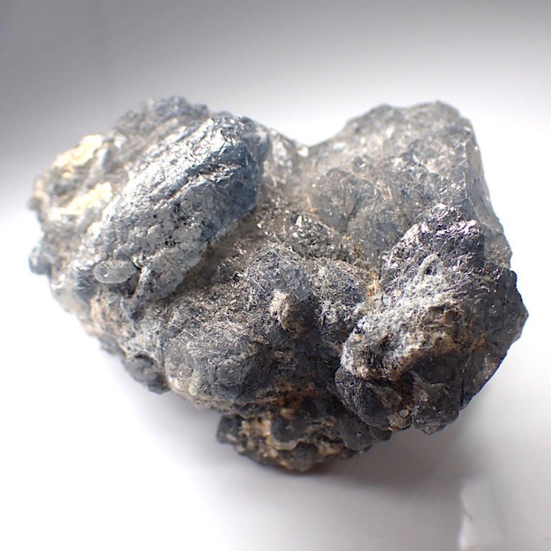 【パキスタン/ザギ産】リーベカイトインクォーツ(ザギマウンテンクォーツ)