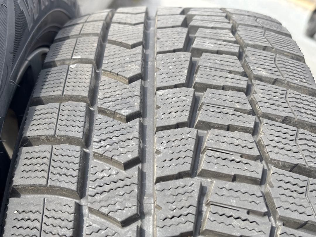 DUNLOP WINTER MAXX 215/65R16 22年製　スタッドレス