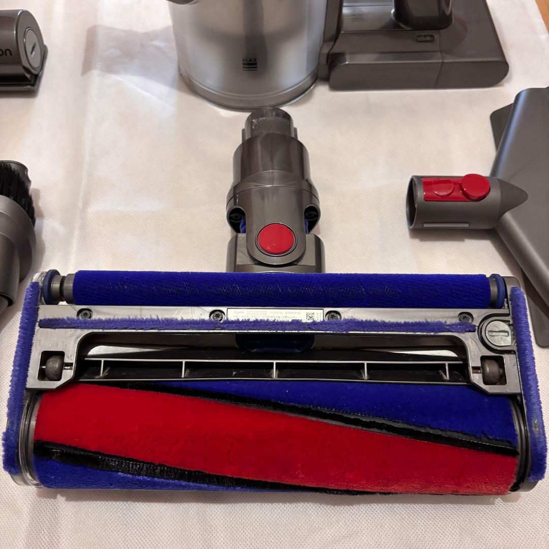 Dyson V8 Fluffy+ スタンド付