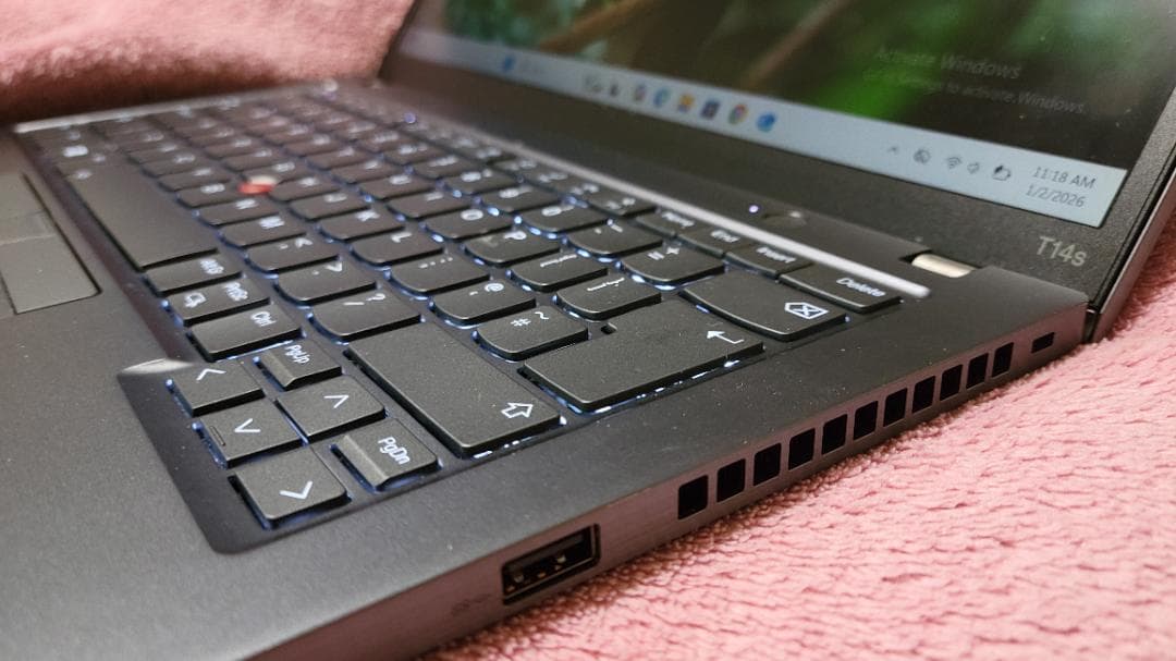 レノボ ThinkPad T14s Gen 4 + i7 + NVMe 4.0