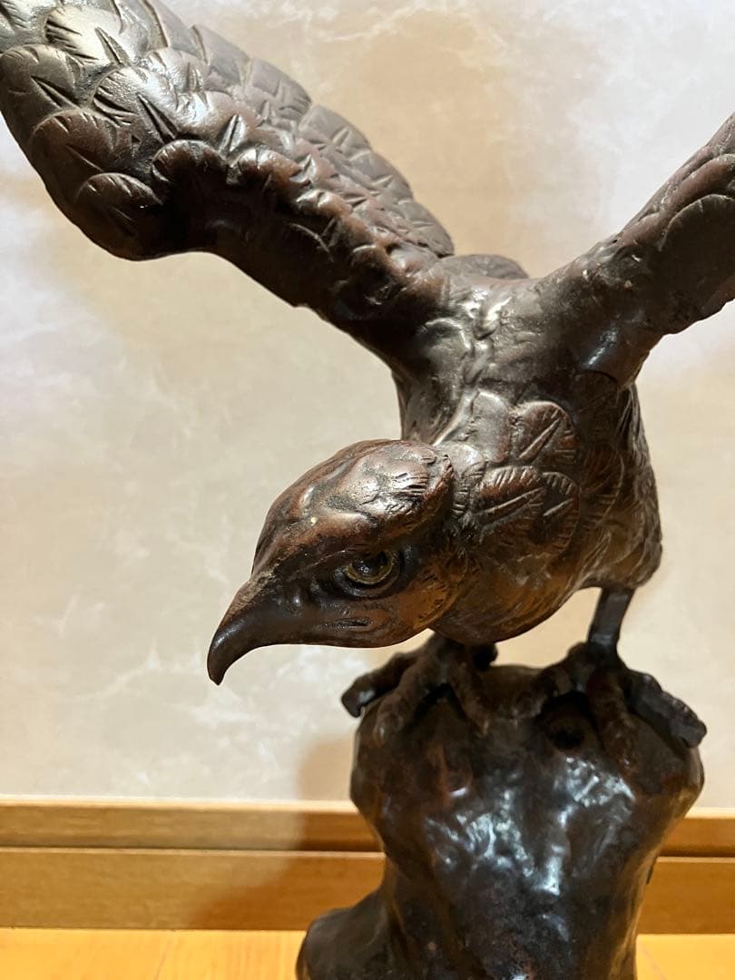 お値下げします。　骨董 鷹置物 鍍銀か洋銀 大正昭和頃 大型置物 飾り レトロ